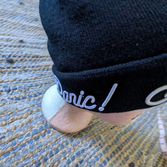 Panic at The Disco Black Winter Pom Pom Hat White Embroidered Lettering Music Fa - Picture 5 of 9